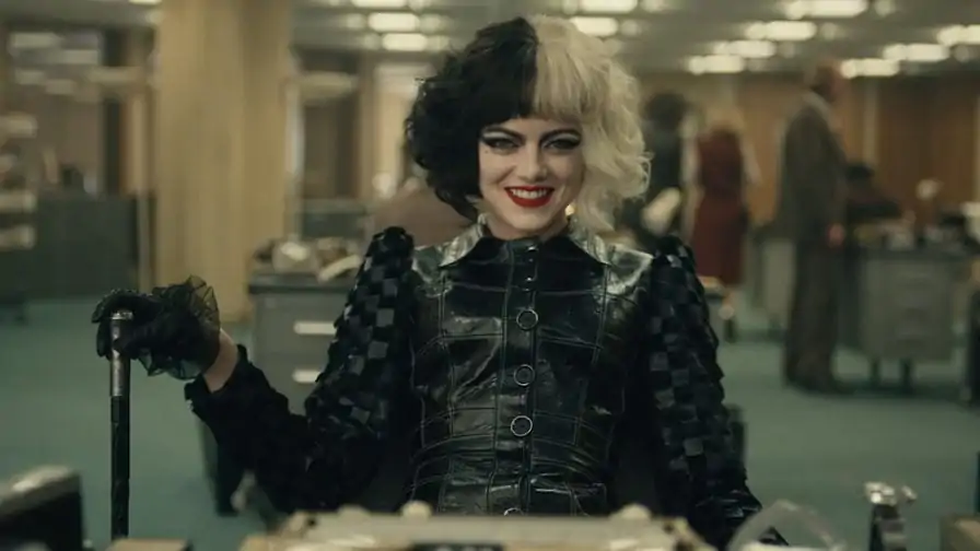 Cruella: Novo trailer revela mais detalhes da história e ligação da vilã com dálmatas